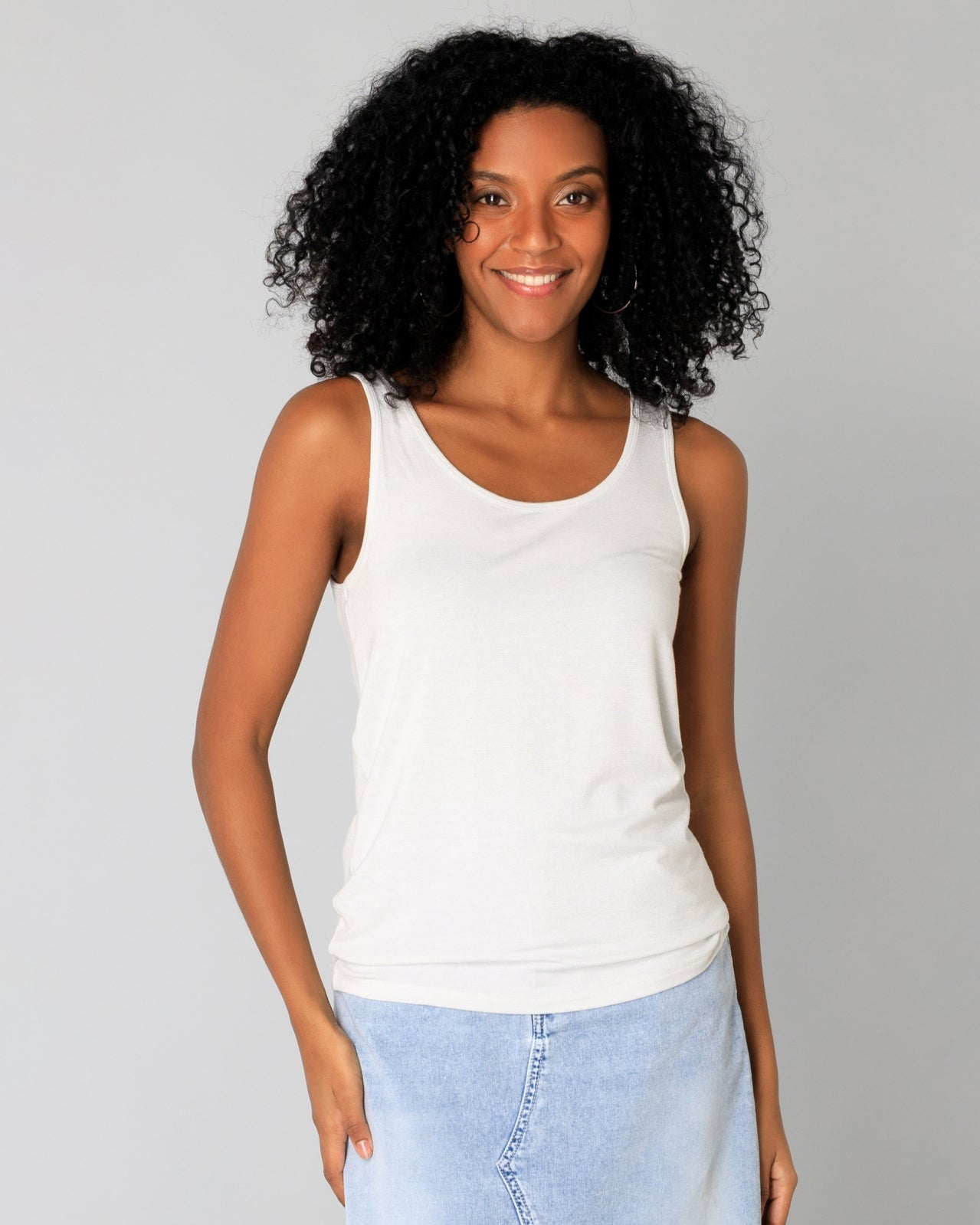 Salomé White Vest - by Yest