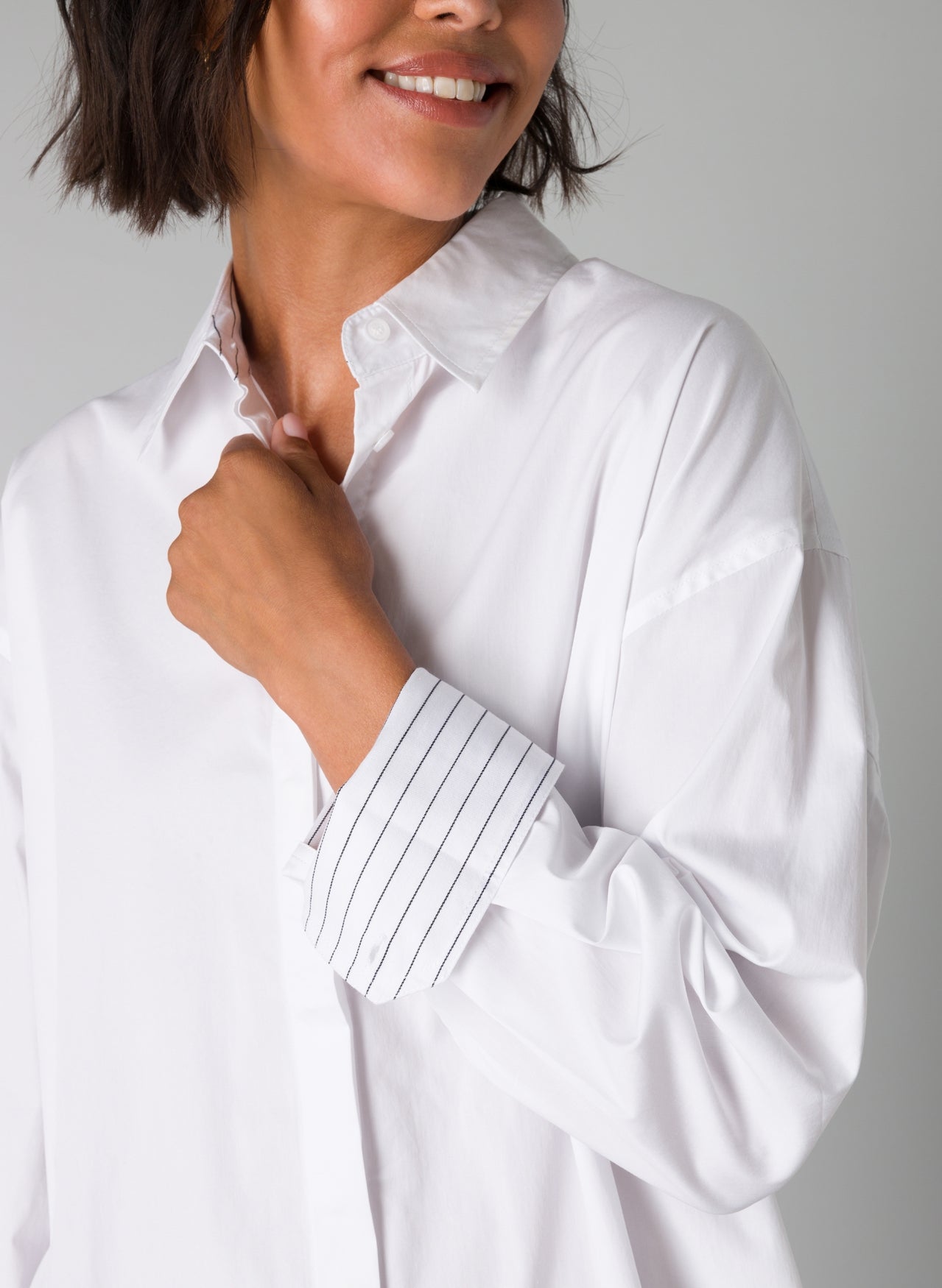 Ofje Long White Shirt - by Yest