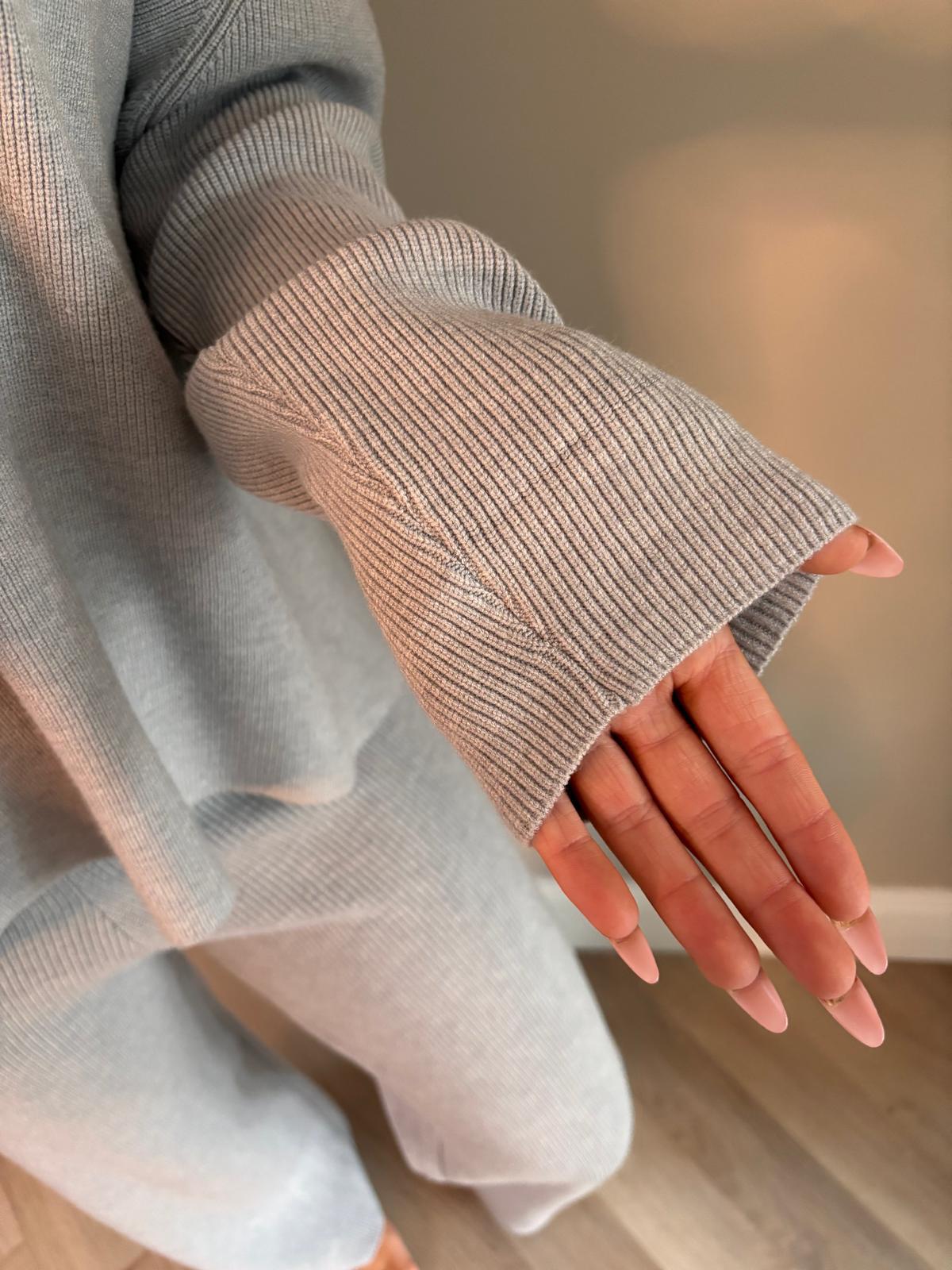 Knitted V-neck Co-Ord - Grey