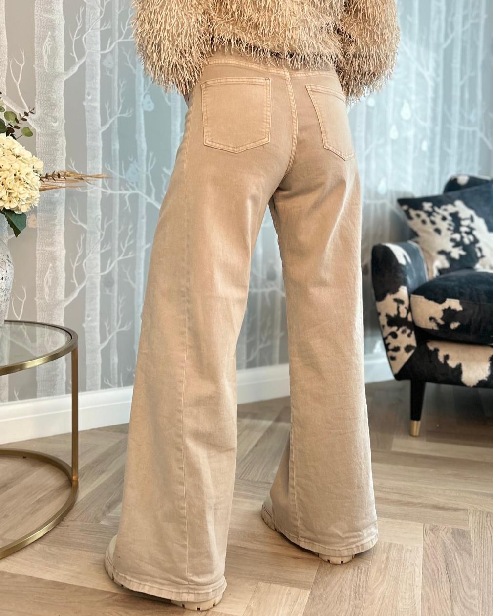 Soft Wide Leg Jeans - Beige